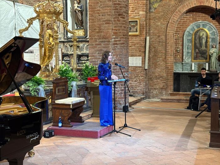 Lomello, Claudia Koll recita l'Evangèlion nella basilica di Santa Maria Maggiore