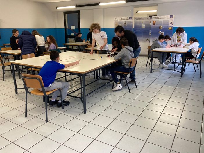 Vigevano, la robotica protagonista alla media Robecchi. Le immagini Vigevano, la robotica protagonista alla media Robecchi. Le immagini