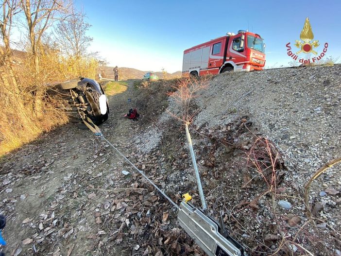 Oltrepò: si ribalta con l'auto sulla provinciale 203, ferito un 86enne Oltrepò: si ribalta con l'auto sulla provinciale 203, ferito un 86enne