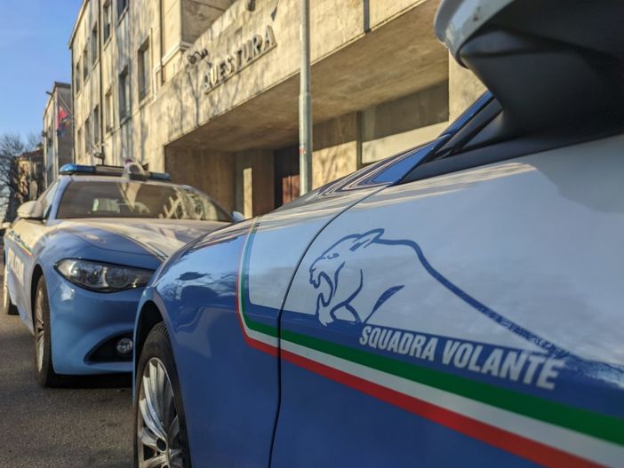 Novara: anziano narcotizzato e rapinato in casa, arrestate due ventenni Novara: anziano narcotizzato e rapinato in casa, arrestate due ventenni