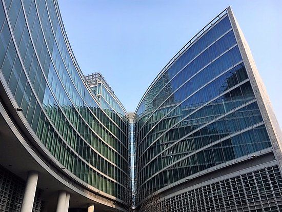 L'annuncio di Fontana: «E' ufficiale: la Lombardia in fascia gialla da lunedì»