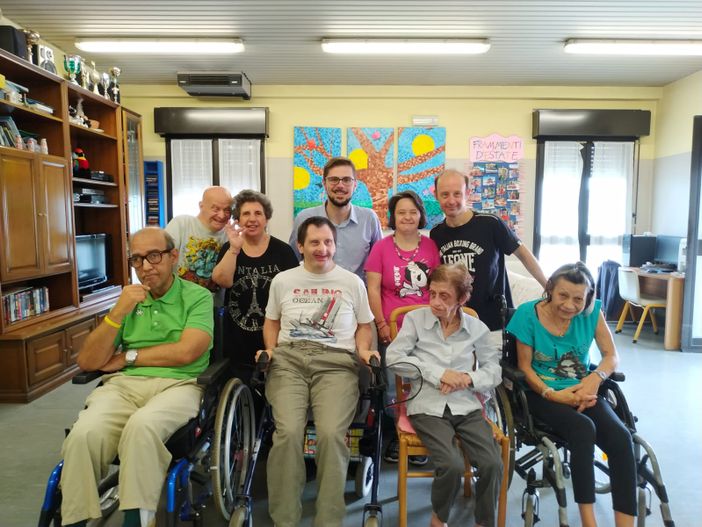 Vigevano, raccolta fondi da record su Facebook. Donati 1000 euro ai ragazzi disabili della comunità Annina Vigevano, raccolta fondi da record su Facebook. Donati 1000 euro ai ragazzi disabili della comunità Annina