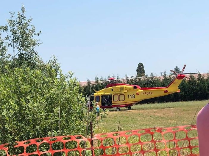 Cilavegna: accusa un malore in chiesa, interviene l'elisoccorso per un 47enne