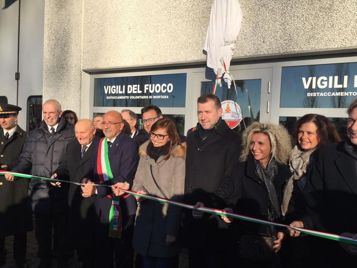 - (FOTOGALLERY) - Mortara: inaugurata la caserma dei vigili del fuoco al polo logistico - (FOTOGALLERY) - Mortara: inaugurata la caserma dei vigili del fuoco al polo logistico