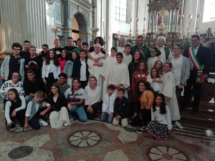 Robbio saluta Padre Giancarlo. Il parrocco partirà per una missione in Australia Robbio saluta Padre Giancarlo. Il parrocco partirà per una missione in Australia