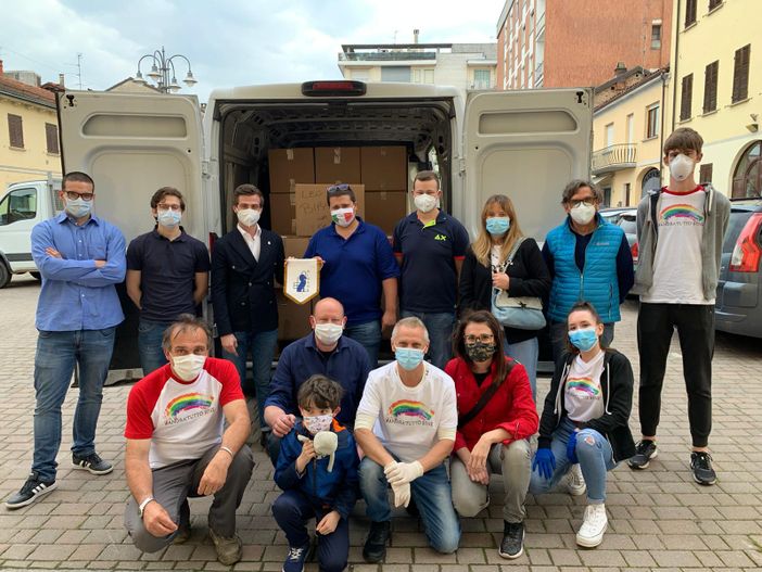 Robbio, il Leo Club Biraga dona 50 pacchi alimentari al comune. Sono già stati consegnati