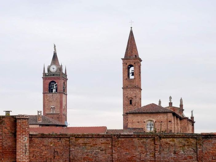 Pieve del Cairo: Don Luca Discacciati questa sera reciterà un rosario in suffragio di tutte le vittime e del personale sanitario