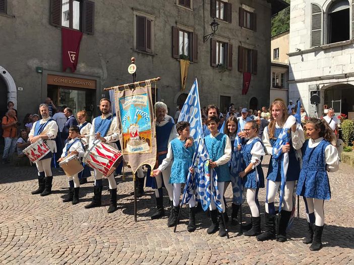FOTOGALLERY - Doppio impegno estivo a Gromo e a Mortara per i giovani alfieri ducali FOTOGALLERY - Doppio impegno estivo a Gromo e a Mortara per i giovani alfieri ducali