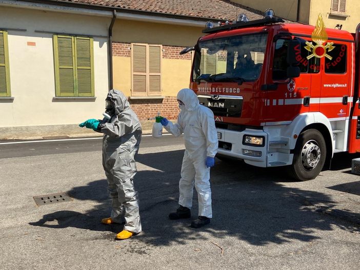 Pavese: i Vigili del fuoco soccorrono una persona in casa priva di conoscenza Pavese: i Vigili del fuoco soccorrono una persona in casa priva di conoscenza