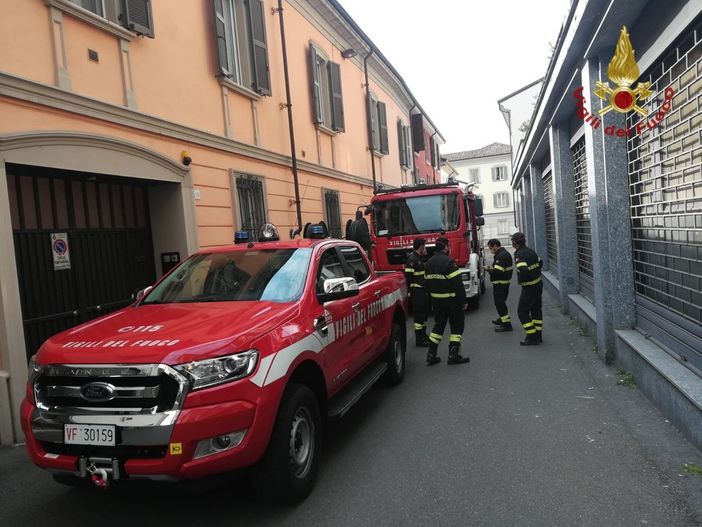 Voghera: soccorso dei Vigili del Fuoco in via del Pozzo, trovata in casa una persona deceduta Voghera: soccorso dei Vigili del Fuoco in via del Pozzo, trovata in casa una persona deceduta
