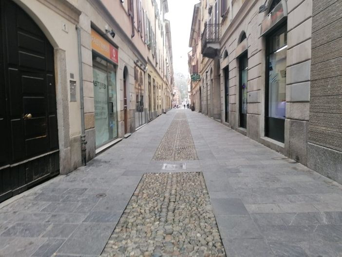 Il ministro Speranza firma l'ordinanza: la Lombardia resterà zona rossa fino al 3 dicembre Il ministro Speranza firma l'ordinanza: la Lombardia resterà zona rossa fino al 3 dicembre