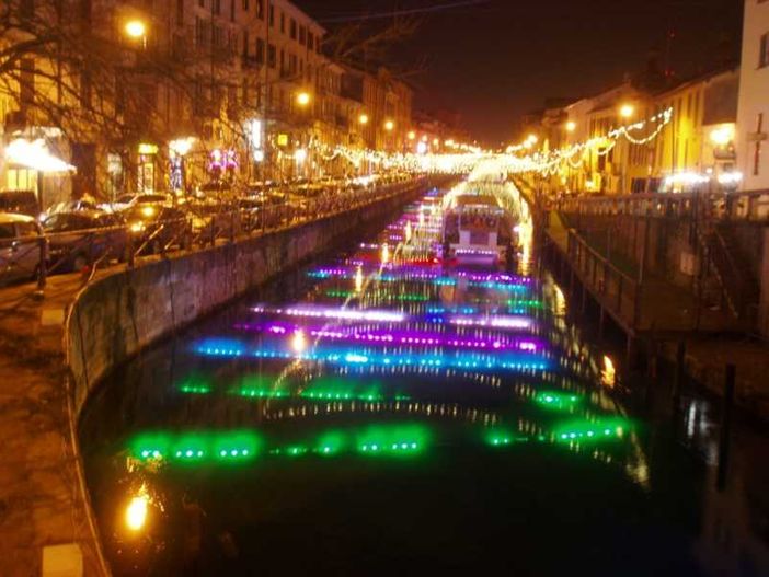 Per Natale sul Naviglio Grande luci e acqua show