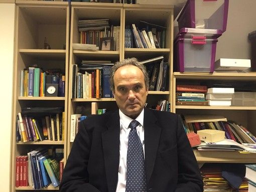 Coronavirus, parola al medico: quali sono i rischi reali, come si trasmette e i consigli per proteggersi (VIDEO) Coronavirus, parola al medico: quali sono i rischi reali, come si trasmette e i consigli per proteggersi (VIDEO)