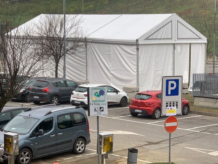 Ircss Maugeri Montescano, tamponi Covid in auto con la tensostruttura Ircss Maugeri Montescano, tamponi Covid in auto con la tensostruttura