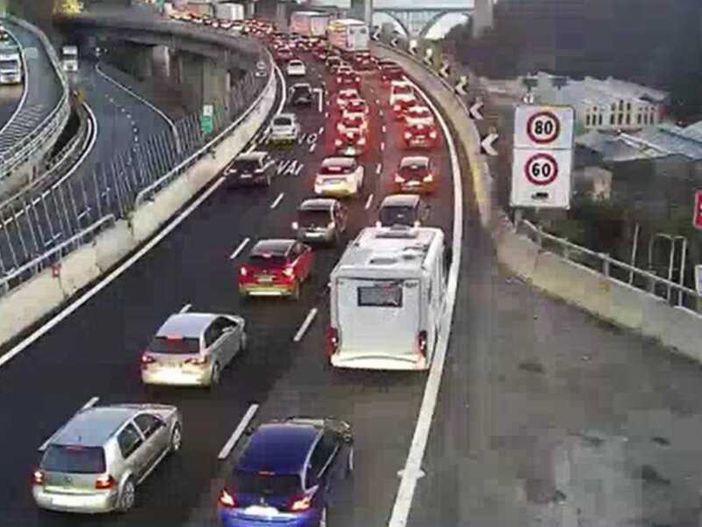 Da Milano a Genova è sempre inferno (auto)stradale: i cantieri mandano in tilt il traffico