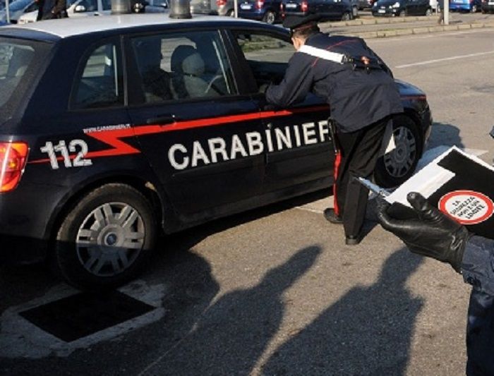 Abbiategrasso: truffatore raggira anziana e scappa con soldi e monili in oro