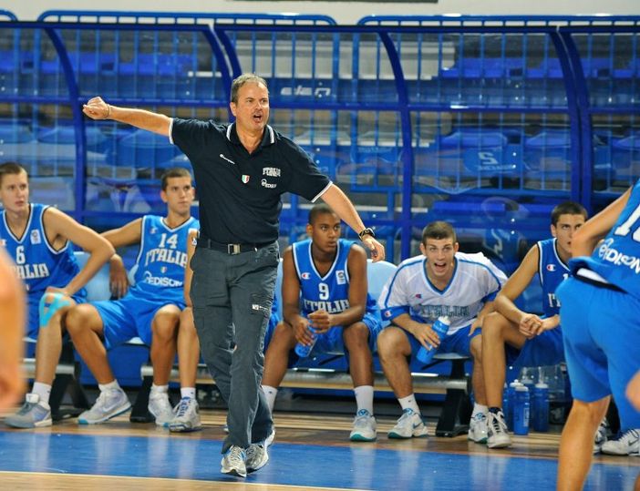 Gaetano Gebbia sulla panchina dell'Italia Gaetano Gebbia sulla panchina dell'Italia