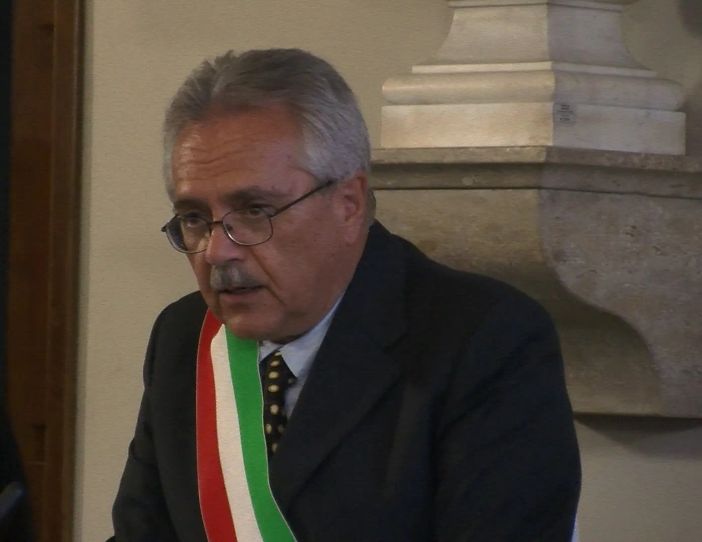 (il sindaco di Mortara Ettore Gerosa aveva 70 anni) (il sindaco di Mortara Ettore Gerosa aveva 70 anni)