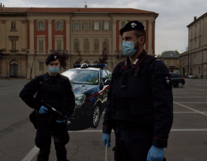 Vercelli: corsa contro il tempo e sangue freddo, i carabinieri salvano una badante disperata