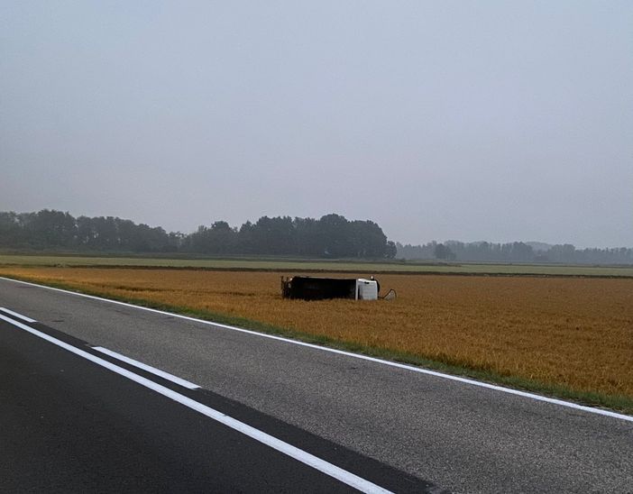 Valle: esce di strada con il camion dei rifiuti sulla statale 494, soccorso 20enne Valle: esce di strada con il camion dei rifiuti sulla statale 494, soccorso 20enne