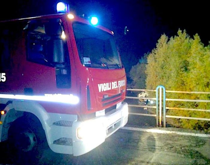 Dramma nel Cuneese, auto finisce nella scarpata: due giovani morti e due feriti gravi