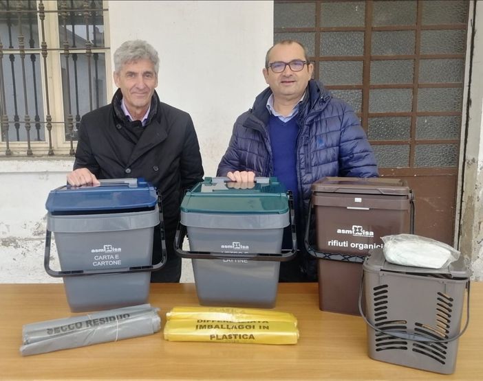 Cassolnovo, il paese risponde presente. Ritirati 3026 kit per la raccolta differenziata (circa il 90%) Cassolnovo, il paese risponde presente. Ritirati 3026 kit per la raccolta differenziata (circa il 90%)