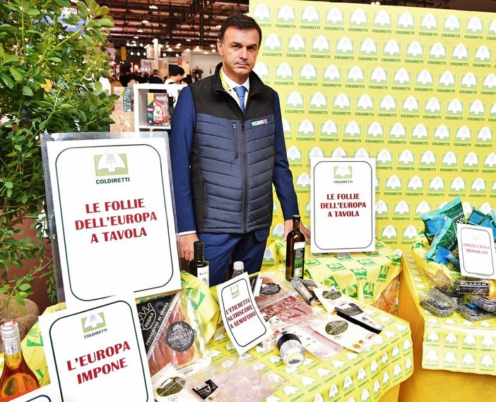 Tuttofood: Coldiretti, Ue cancella insalate in busta e magnum vino