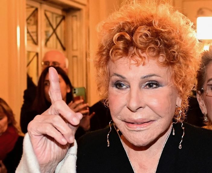 Ornella Vanoni, oggi il funerale nella sua Milano