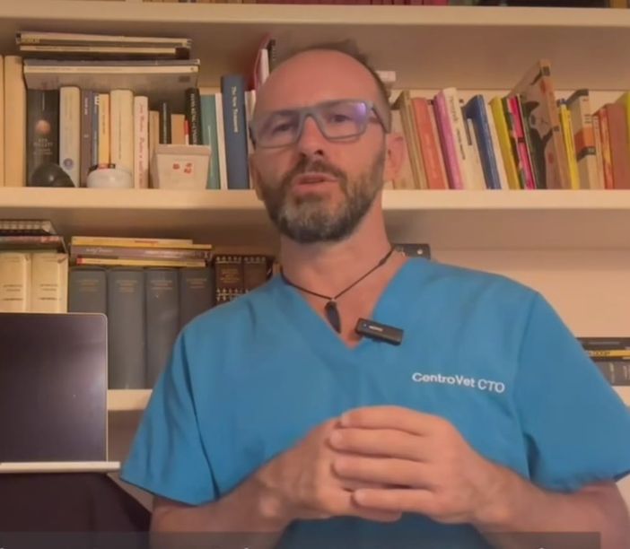 Il dottor Paolo Morabito medico veterinario direttore sanitario del CTO centro veterinario di Vigevano e creatore di Petdicted