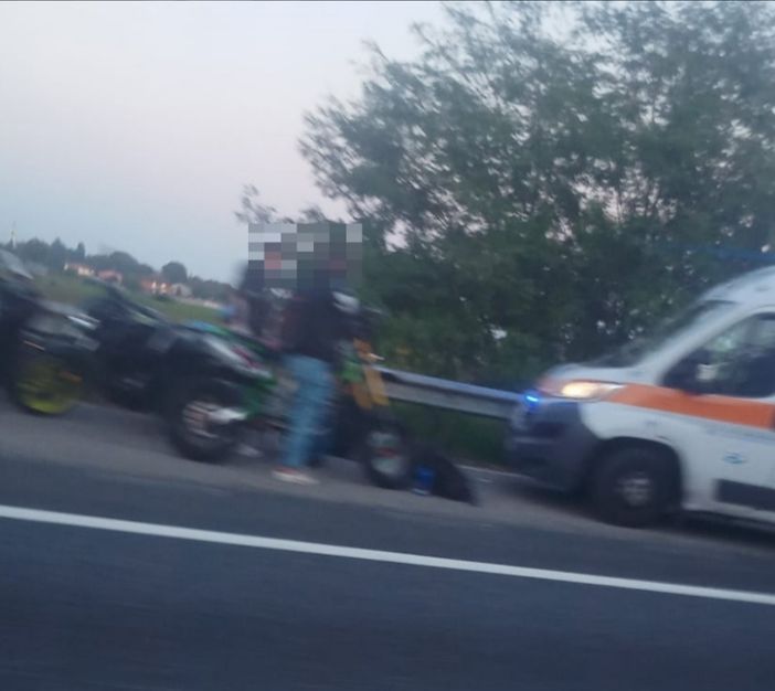 Magenta: incidente sulla Boffalora Malpensa, ferito un ragazzo in moto Magenta: incidente sulla Boffalora Malpensa, ferito un ragazzo in moto