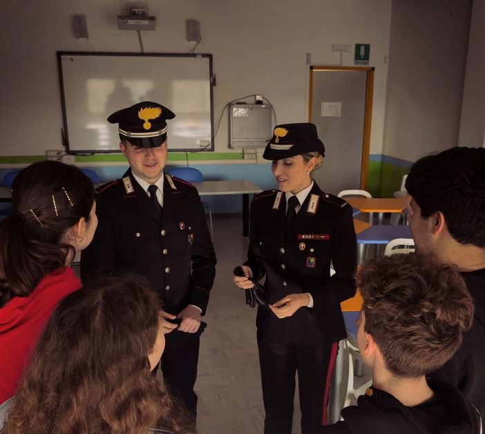 Stradella, i carabinieri incontrano studenti e docenti dell’istituto “IIS Faravelli”: Legalità e futuro