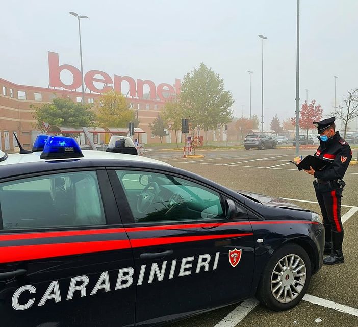San Martino Siccomario: ruba alla macelleria della Bennet e poi aggredisce il personale di sicurezza, arrestata una 30enne