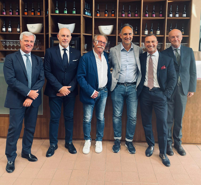 &quot;Incontro strategico a Broni tra Regione Lombardia e Terre D'Oltrepò per il rilancio dell'industria vinicola e lo sviluppo del territorio&quot;