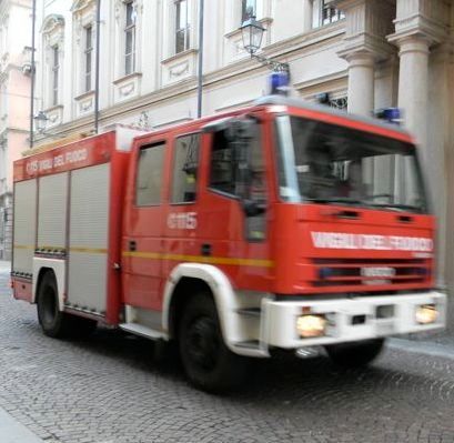 Scontro tra auto e un autotreno sulla 35 bis dei Giovi Scontro tra auto e un autotreno sulla 35 bis dei Giovi
