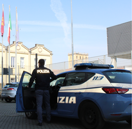 Creava false identità per truffe su acquisto di auto, arrestato un 37enne lomellino