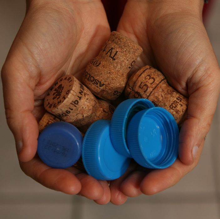 Pattumiere Leggere: anche la casa circondariale di Vigevano aderisce alla raccolta di tappi di plastica