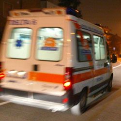 Gambolò: si ribalta con l'auto, lievemente ferito un 27enne