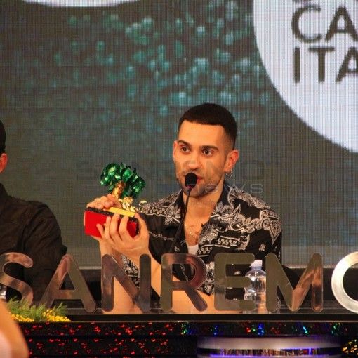 #Sanremo2019: “Sono italiano al 100%, nato in Italia e cresciuto in Italia”, Mahmood festeggia la vittoria e respinge le prime polemiche