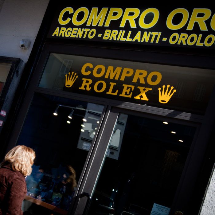 Casale Monferrato: rivende i gioielli dell'anziana che assiste, denunciata la badante