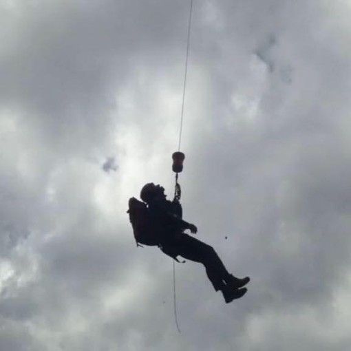 Trascinato da una valanga per 200 metri, muore sotto gli occhi del fratello a Cortina