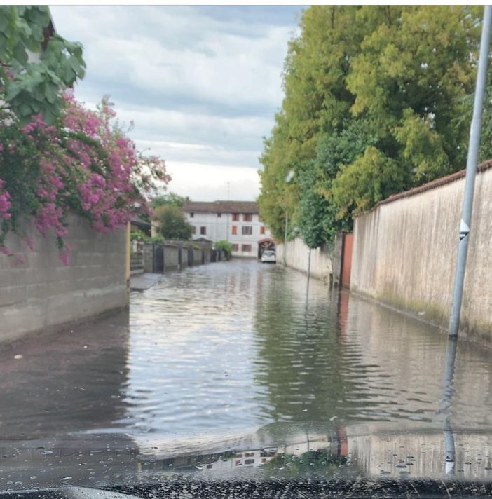 Gambolò, addio agli allagamenti in via Isella. Il 25 novembre al via i lavori per il rifacimento della fognatura Gambolò, addio agli allagamenti in via Isella. Il 25 novembre al via i lavori per il rifacimento della fognatura