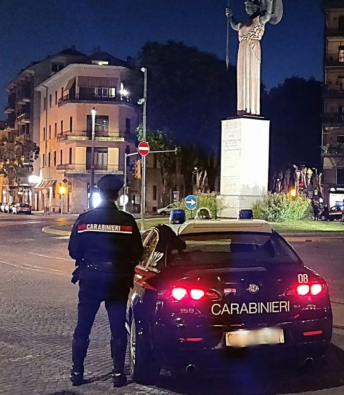 Pavia: movida molesta denunciato un 20enne per disturbo e danneggiamenti