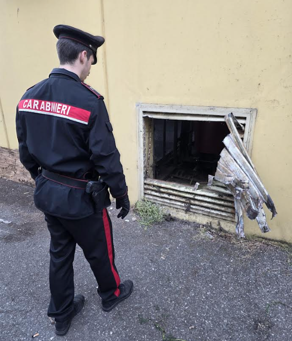 Gambolò, tentato furto al supermercato "Famila” scongiurato dall'intervento dei Carabinieri Gambolò, tentato furto al supermercato "Famila” scongiurato dall'intervento dei Carabinieri