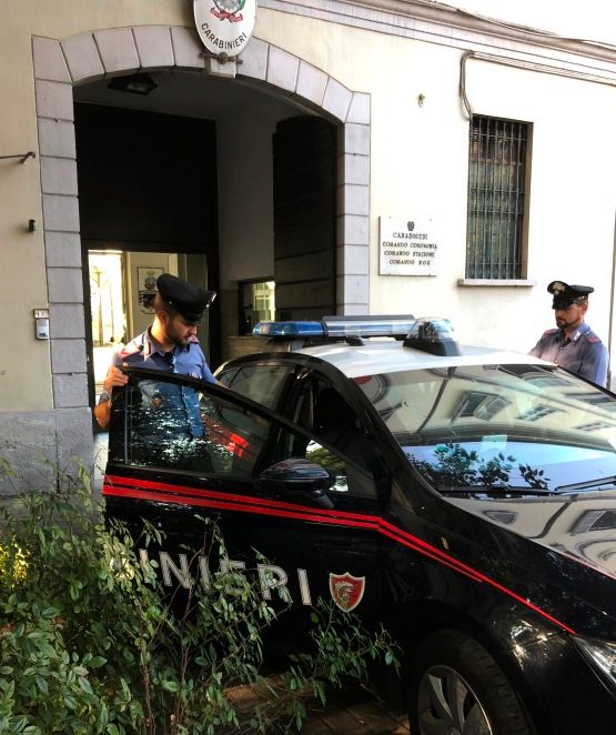 Tentano di rubare scarpe al centro commerciale di Montebello, nei guai 4 rumene