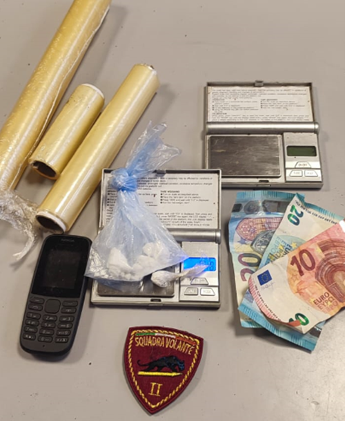 Pavia: spacciava cocaina alla cascina Libellula, arrestato pusher 24enne