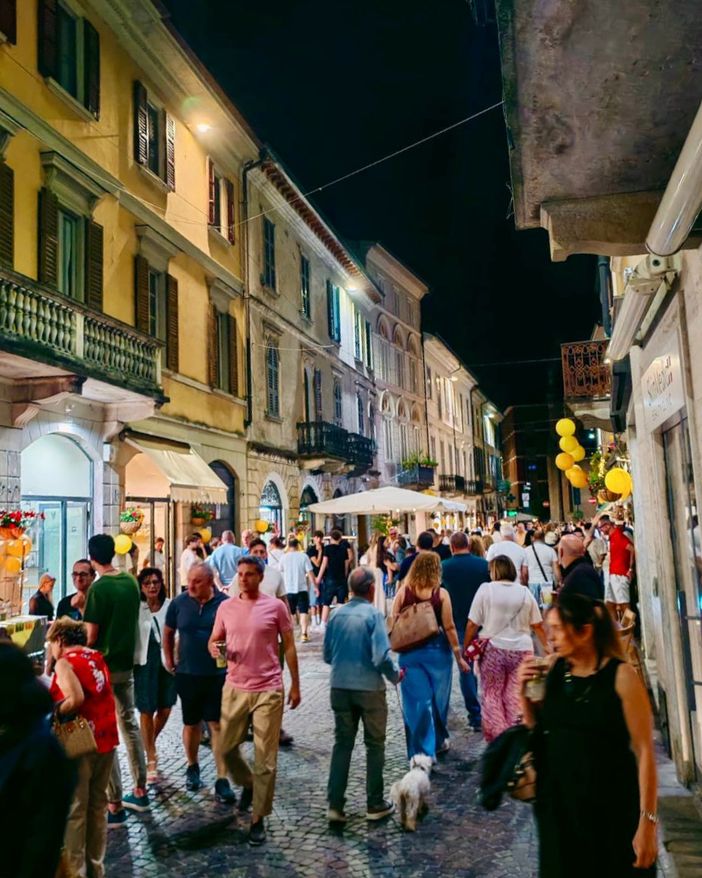 Torna “La Notte dei Saldi”: sabato 4 luglio la terza edizione nel centro storico di Vigevano Torna “La Notte dei Saldi”: sabato 4 luglio la terza edizione nel centro storico di Vigevano