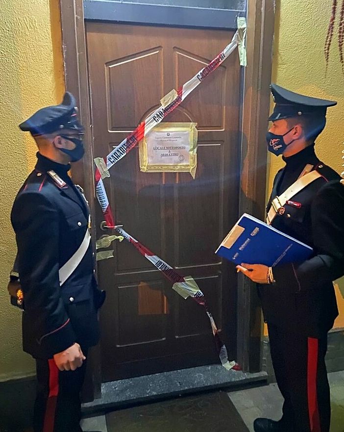 Vellezzo Bellini: tenta di uccidere la compagna incinta, la cosparge di alcol e le dà fuoco Vellezzo Bellini: tenta di uccidere la compagna incinta, la cosparge di alcol e le dà fuoco