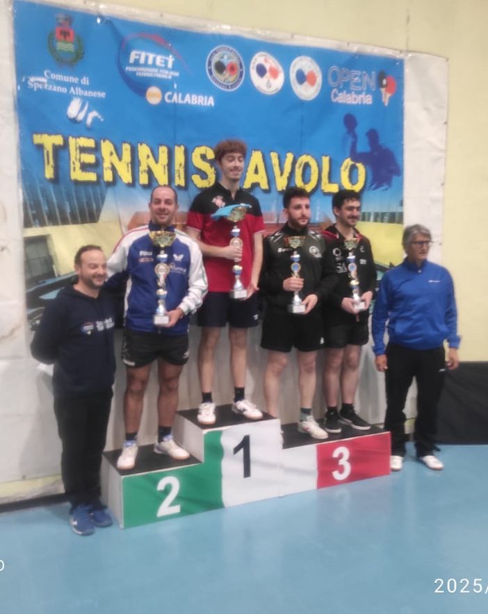 Tennistavolo: torneo Open Calabria, Antonio Cofano termina secondo nella categoria 800M - 100F Tennistavolo: torneo Open Calabria, Antonio Cofano termina secondo nella categoria 800M - 100F