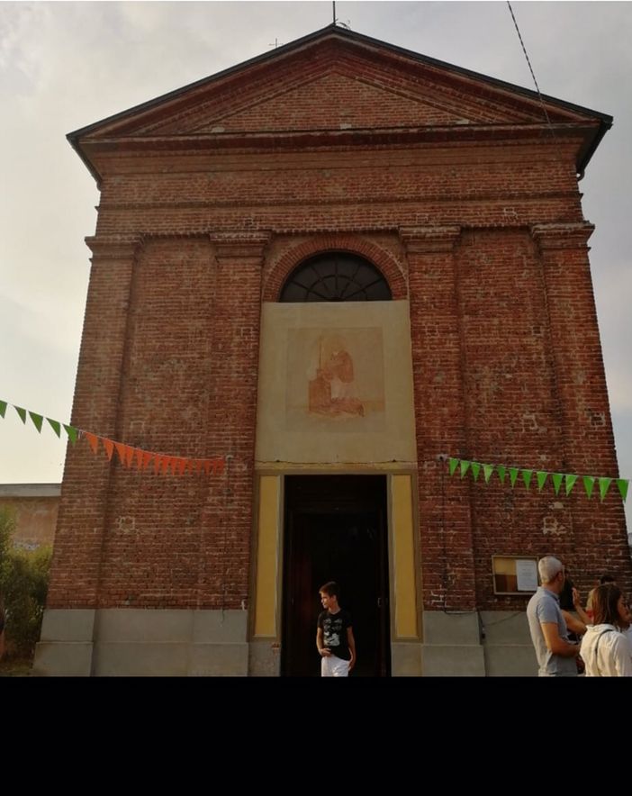 Cassolnovo, sabato scorso ben cinque battesimi. A ricevere il sacramento i figli dei richiedenti asilo Cassolnovo, sabato scorso ben cinque battesimi. A ricevere il sacramento i figli dei richiedenti asilo