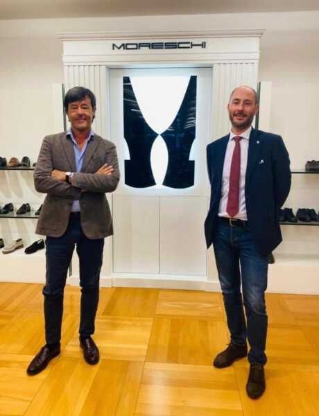 (Nella foto, da sx a dx, Guido Mario Scalfi, azionista di maggioranza Moreschi e il consigliere regionale del M5S Lombardia, Simone Verni) (Nella foto, da sx a dx, Guido Mario Scalfi, azionista di maggioranza Moreschi e il consigliere regionale del M5S Lombardia, Simone Verni)